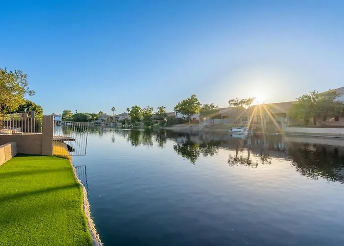 Waterfront With Pool Hot Tub Lounge Area * Chandler