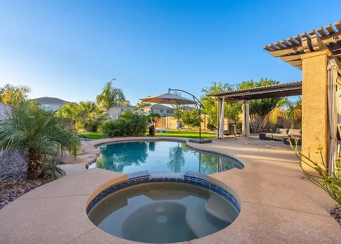 Villa Waterfront With Pool Hot Tub Lounge Area Chandler