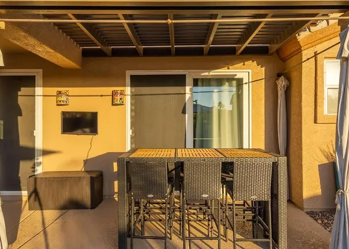 Waterfront With Pool Hot Tub Lounge Area Chandler