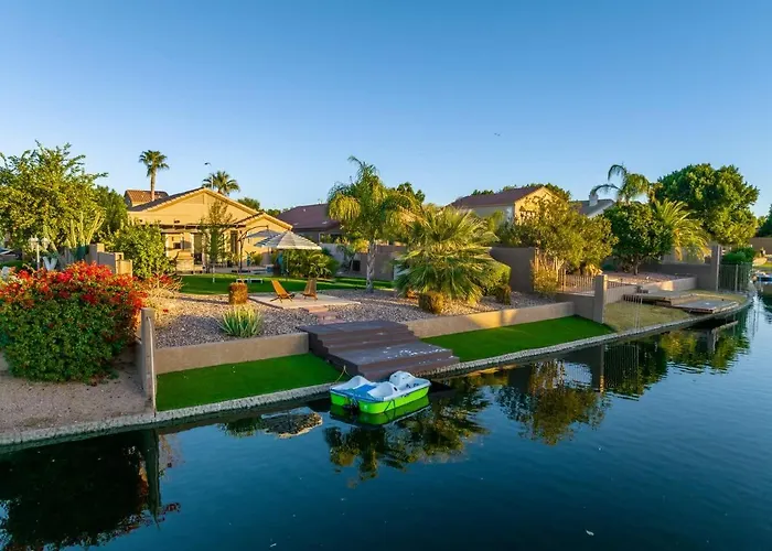 Waterfront With Pool Hot Tub Lounge Area *