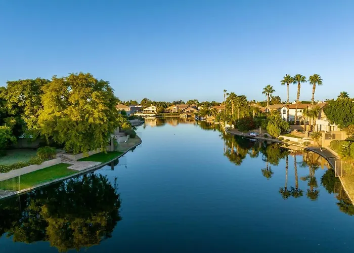 Waterfront With Pool Hot Tub Lounge Area *